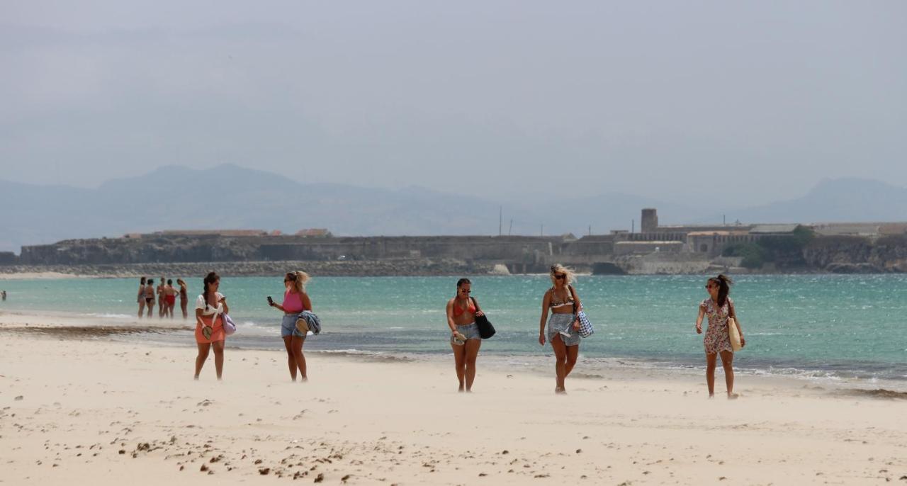 Los Lances Tarifa - Piscina Y Patio Bagian luar foto