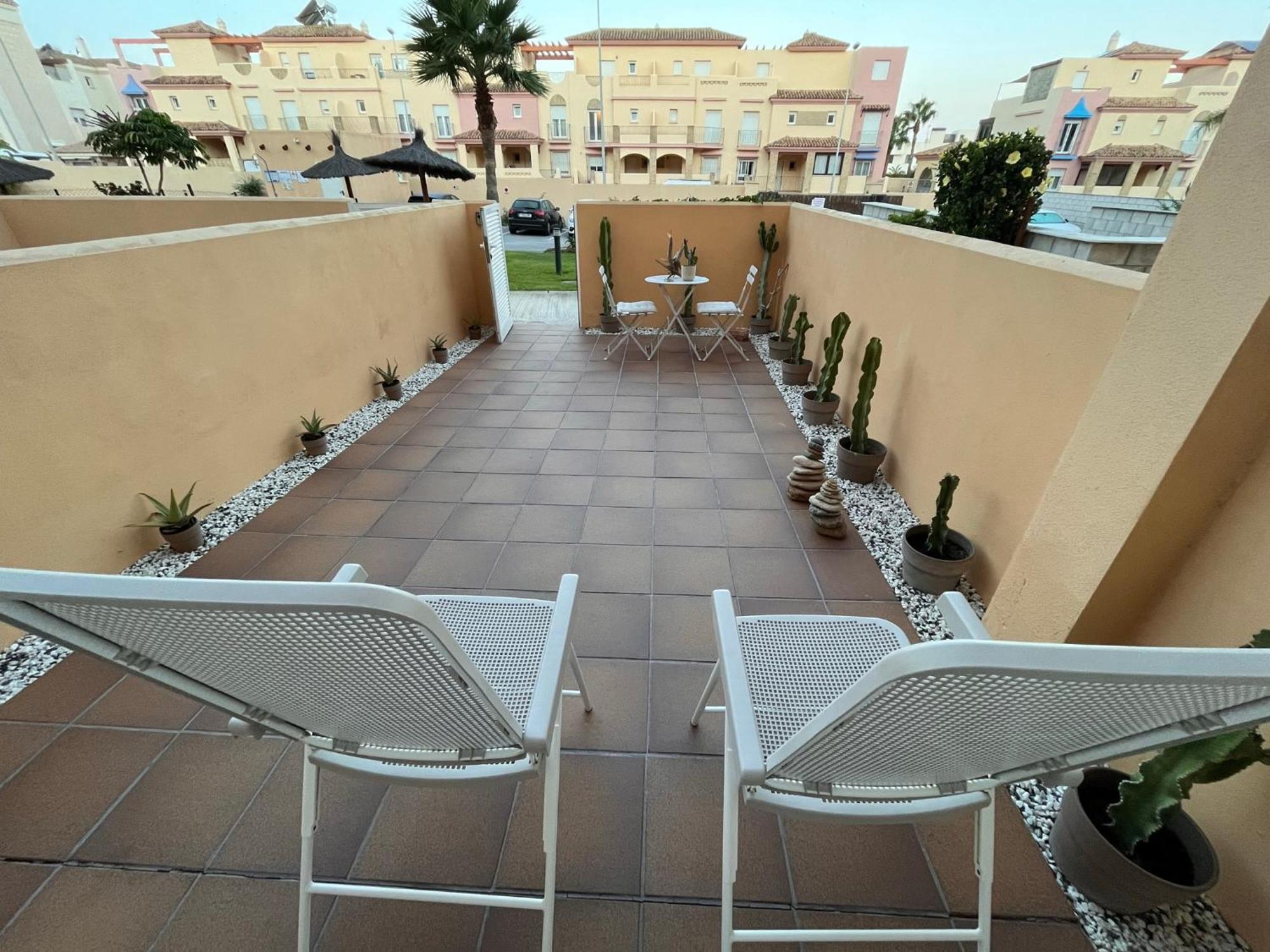 Los Lances Tarifa - Piscina Y Patio Bagian luar foto